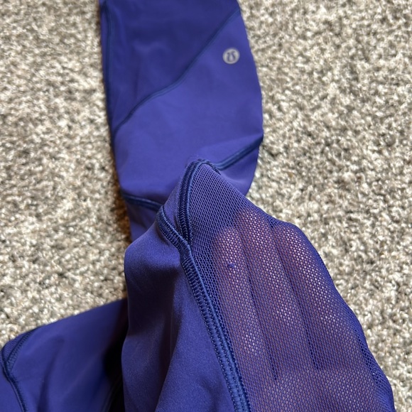 Lululemon Fast As Light Crop Leggings with Mesh Details in Emperor Blue - size 4 - Picture 13 of 14